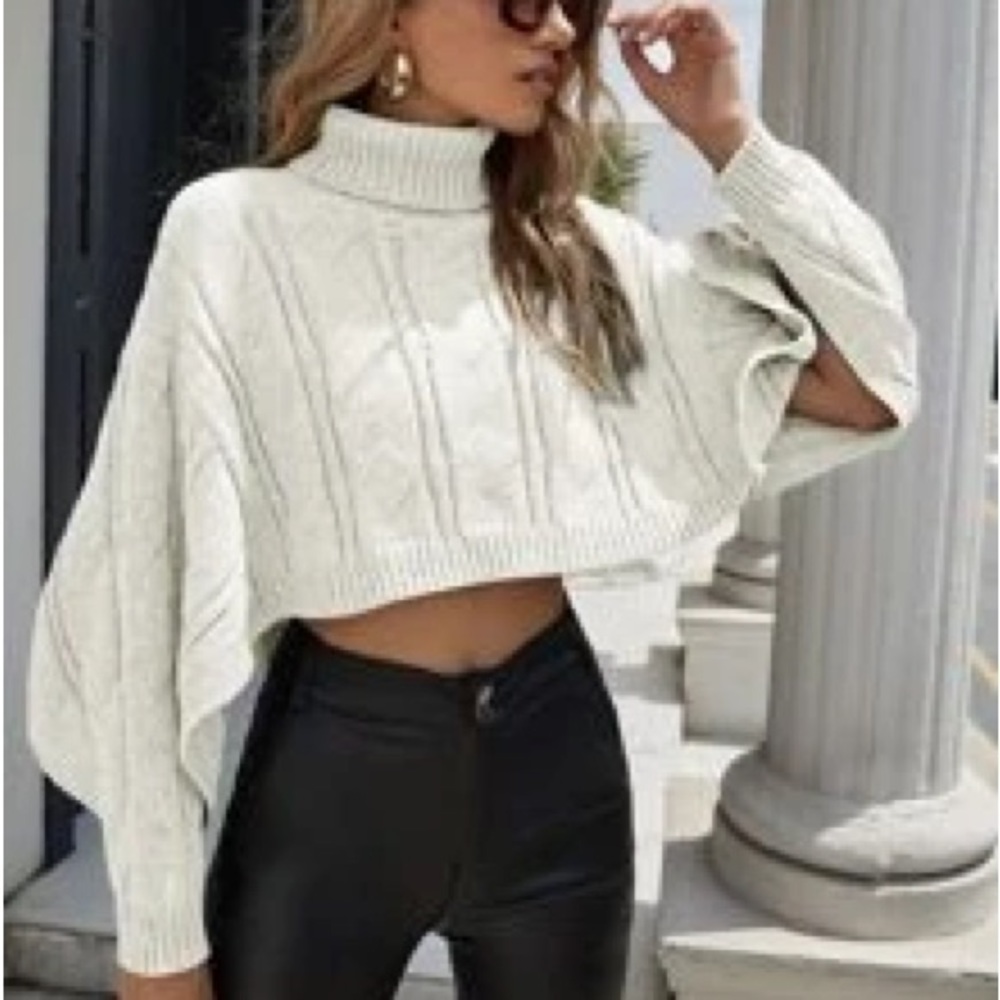 Oversized White Cable knit cropped sweater